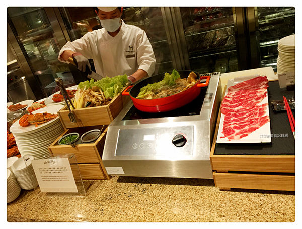 美福大飯店 彩匯自助餐 ~ Buffet 吃到飽❤龍蝦/海膽/現煎牛排/甜點/現打果汁 - 捷運劍南路站