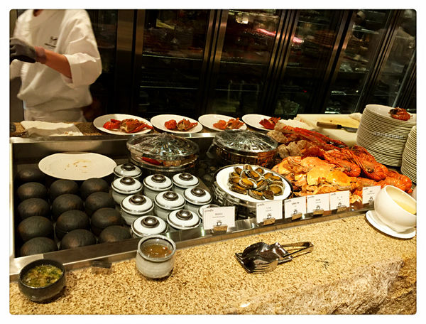 美福大飯店 彩匯自助餐 ~ Buffet 吃到飽❤龍蝦/海膽/現煎牛排/甜點/現打果汁 - 捷運劍南路站