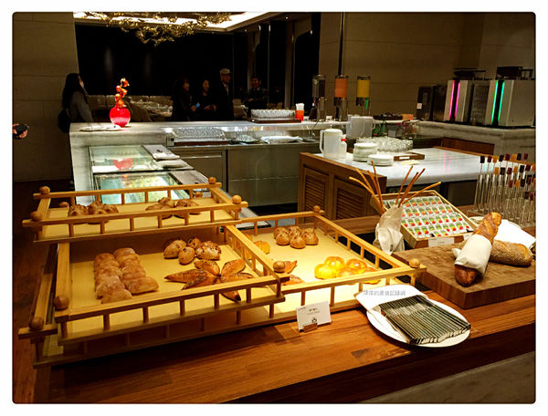 美福大飯店 彩匯自助餐 ~ Buffet 吃到飽❤龍蝦/海膽/現煎牛排/甜點/現打果汁 - 捷運劍南路站