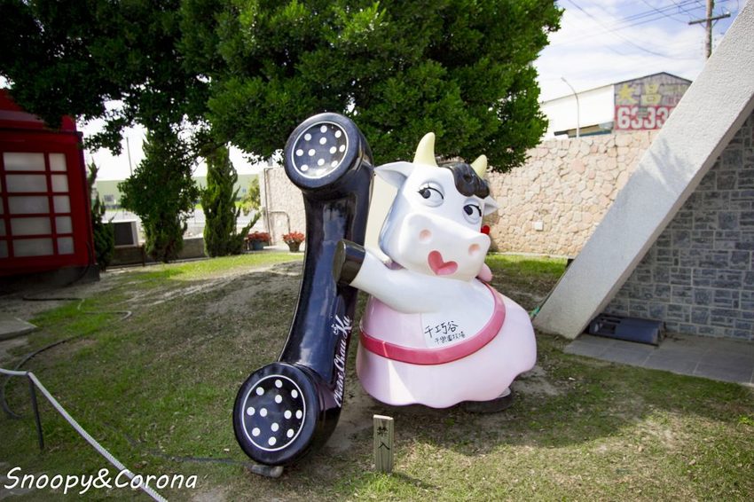 【玩樂.雲林】崙背景點/千巧谷牛樂園牧場~免門票親子景點,萌萌乳牛公仔隨你拍,還能餵牛餵魚餵鴨