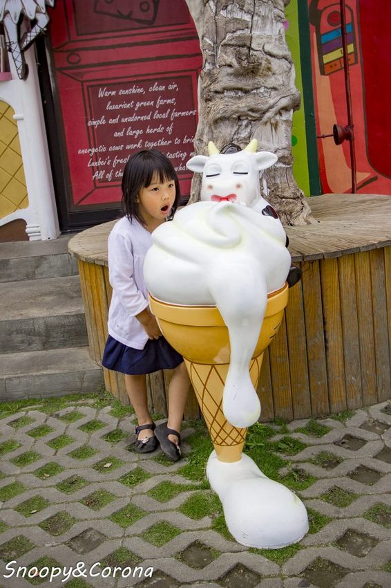【玩樂.雲林】崙背景點/千巧谷牛樂園牧場~免門票親子景點,萌萌乳牛公仔隨你拍,還能餵牛餵魚餵鴨