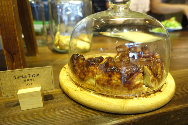 Chez Nous Taipei‧坐擁天窗的南法鄉村小店，一吃就愛上的油封番茄羊乳酪鹹派!!!