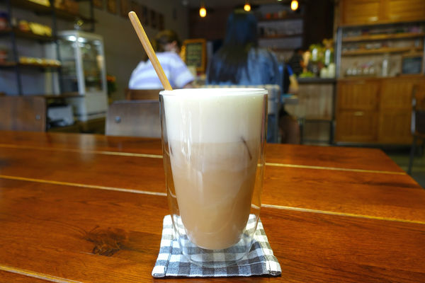 Chez Nous Taipei‧坐擁天窗的南法鄉村小店，一吃就愛上的油封番茄羊乳酪鹹派!!!