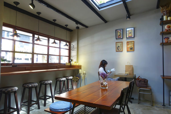 Chez Nous Taipei‧坐擁天窗的南法鄉村小店，一吃就愛上的油封番茄羊乳酪鹹派!!!