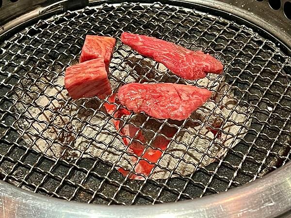 [連鎖食記]乾杯燒肉林口三井Outlet店/和牛高級太美味.