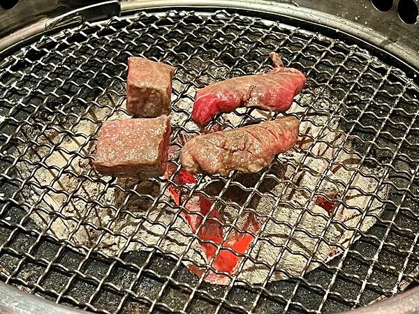 [連鎖食記]乾杯燒肉林口三井Outlet店/和牛高級太美味.