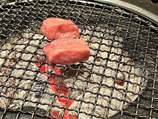 [連鎖食記]乾杯燒肉林口三井Outlet店/和牛高級太美味.