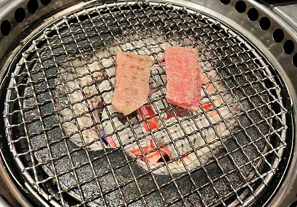 [連鎖食記]乾杯燒肉林口三井Outlet店/和牛高級太美味.