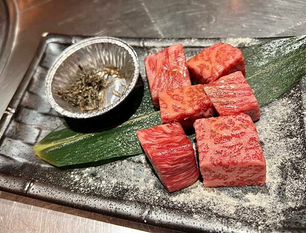 [連鎖食記]乾杯燒肉林口三井Outlet店/和牛高級太美味.