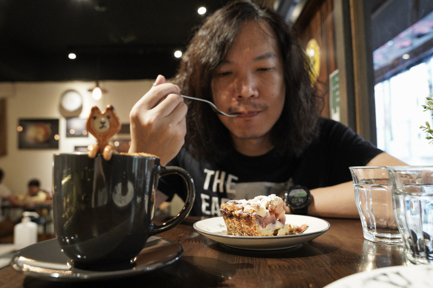 敲我Ciao.O烘焙工作室是位於巷弄中的一間新莊咖啡廳,想要找新莊甜點也是個好選擇,讓人非常容易放鬆的咖啡甜點店而且還有提供手工餅乾,推薦收入到新莊美食名單。