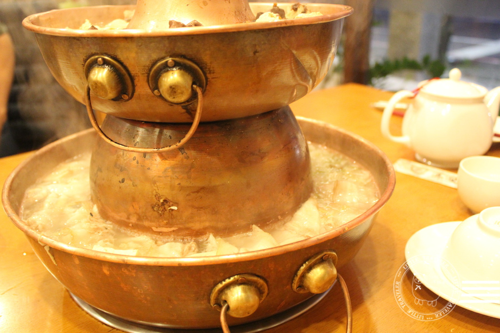 徕围炉北方风味馆-寒冬最威双层木碳铜火锅