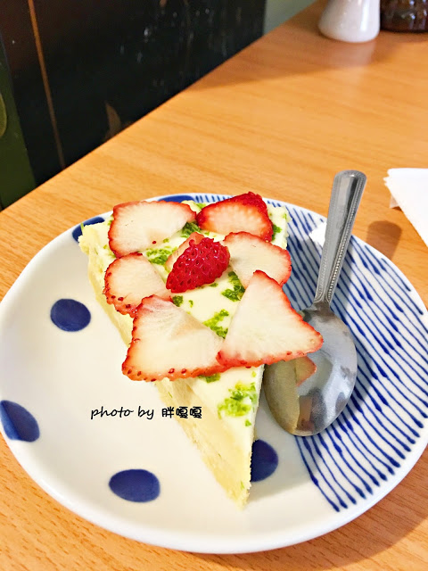 【高雄 前金區】草上飛工作室→媽呀!!!這根本就是在民宅內喝下午茶啊!!!超級低調的甜點工作室←