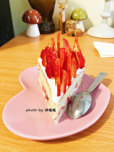 【高雄 前金區】草上飛工作室→媽呀!!!這根本就是在民宅內喝下午茶啊!!!超級低調的甜點工作室←