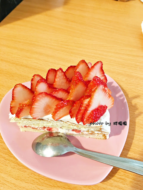 【高雄 前金區】草上飛工作室→媽呀!!!這根本就是在民宅內喝下午茶啊!!!超級低調的甜點工作室←