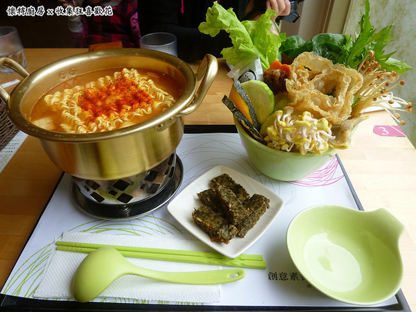 懷特廚房White Kitchen：【台中北區】White Kitchen懷特廚房，素食新時尚，無國界料理讓你驚覺原來可以有那麼多變化！？