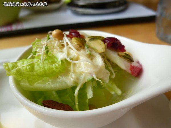 懷特廚房White Kitchen：【台中北區】White Kitchen懷特廚房，素食新時尚，無國界料理讓你驚覺原來可以有那麼多變化！？