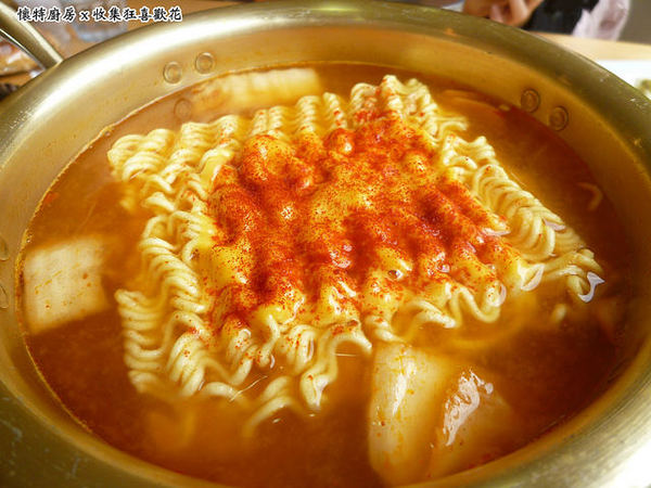 懷特廚房White Kitchen：【台中北區】White Kitchen懷特廚房，素食新時尚，無國界料理讓你驚覺原來可以有那麼多變化！？