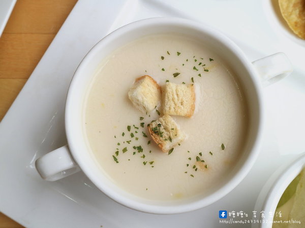 懷特廚房White Kitchen:〖台中│美食〗懷特廚房White Kitchen ❤ 讓你吃了會驚艷的素食無國界料理,原來無肉料理也可以這麼好吃,道道都深得糖糖心阿!!