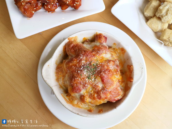 懷特廚房White Kitchen:〖台中│美食〗懷特廚房White Kitchen ❤ 讓你吃了會驚艷的素食無國界料理,原來無肉料理也可以這麼好吃,道道都深得糖糖心阿!!