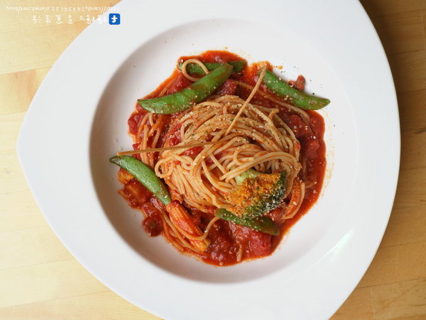 懷特廚房White Kitchen:〖台中│美食〗懷特廚房White Kitchen ❤ 讓你吃了會驚艷的素食無國界料理,原來無肉料理也可以這麼好吃,道道都深得糖糖心阿!!