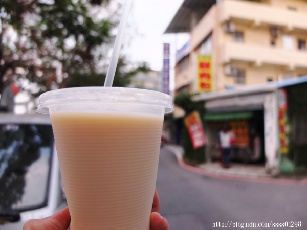 榮記公園橋鮮肉包專賣店：食旅生活隨筆。屏東市美食。榮記公園橋鮮肉包專賣店