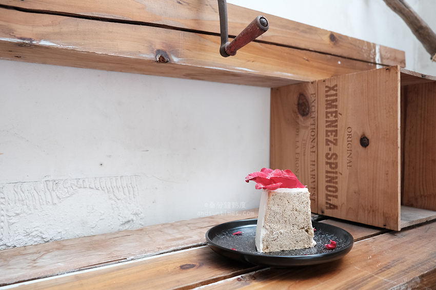 【台北】I Met You Cafe｜信義區咖啡廳｜玫瑰戚風蛋糕也太美了吧！ - 桑分鐘熱度