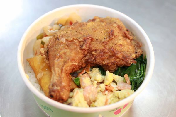 【新莊美食】金城便當-美味又便宜CP值爆表大雞腿便當60元-每日限定 【新莊美食】金城便當-美味又便宜CP值爆表大雞腿便當60元-每日限定