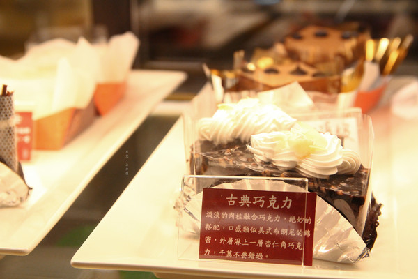 花園廚房：【新北市板橋區。簡餐】花園廚房 林家花園 簡餐平價美食推薦 原肉牛排好吃香嫩多汁 板橋府中站