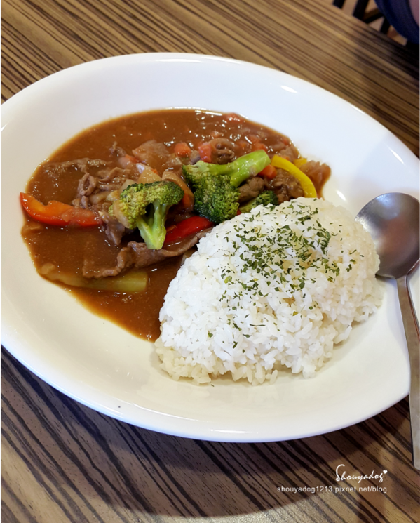 花園廚房：【無國界料理】可以吃得到原肉牛排的平價小餐館 花園廚房 in板橋