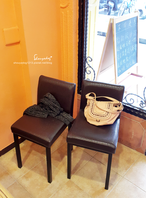 花園廚房：【無國界料理】可以吃得到原肉牛排的平價小餐館 花園廚房 in板橋