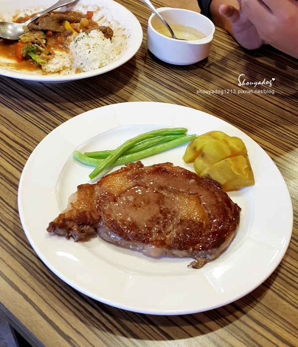 花園廚房：【無國界料理】可以吃得到原肉牛排的平價小餐館 花園廚房 in板橋