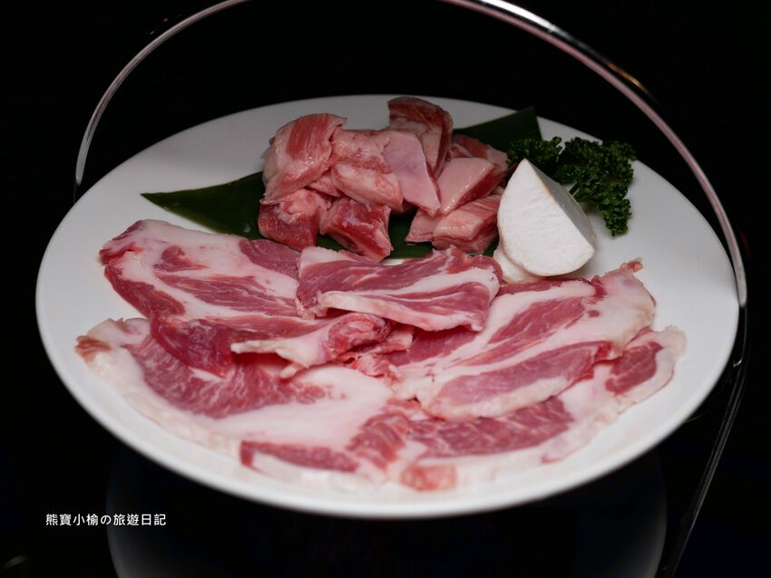 【台中西屯美食】一桶 tone 韓式新食，台中中科韓國燒烤餐廳，當月生日壽星送蝦或豬小排！內文附詳細菜單價位介紹，台中生日優惠餐廳。 @熊寶小榆の旅遊日記