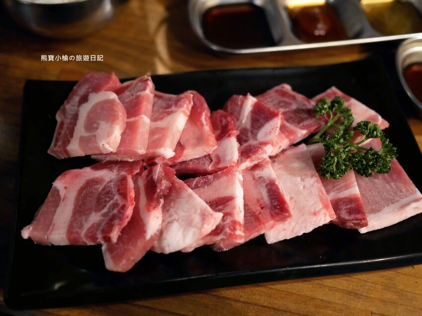 【台中西屯美食】一桶 tone 韓式新食，台中中科韓國燒烤餐廳，當月生日壽星送蝦或豬小排！內文附詳細菜單價位介紹，台中生日優惠餐廳。 @熊寶小榆の旅遊日記