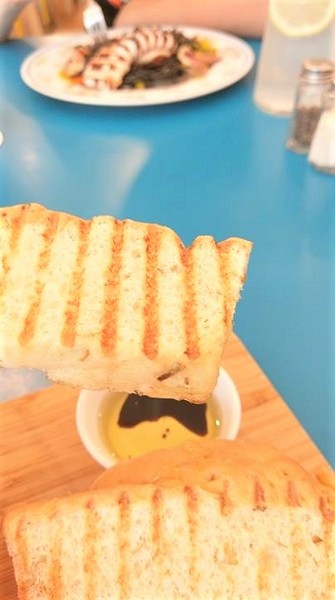 Cath's Cafe：Cath's Cafe-中山站巷弄內的服飾咖啡館  結合服飾販賣和咖啡店  逛累了可以上樓吃點心  餐點都好優  而且環境超美  女孩們絕對捨不得走了~(附菜單