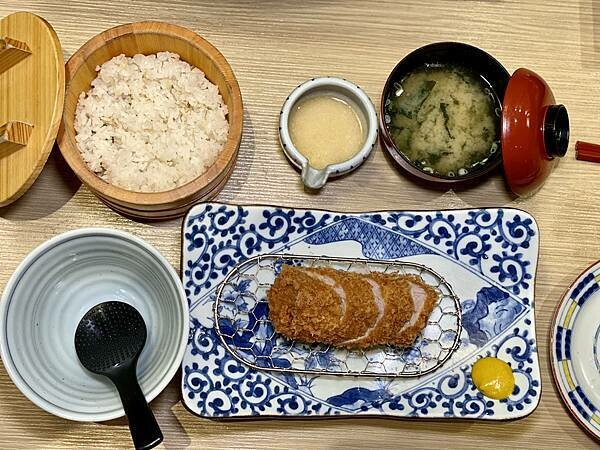 靜岡勝政日式豬排林口三井outlet店！林口美食必訪的日式炸豬排名店