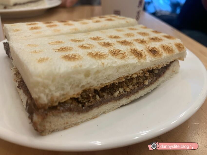 真芳 │台北美食•碳烤吐司/紅茶牛奶,看似簡單的美味早餐 - 丹尼的吃喝玩樂