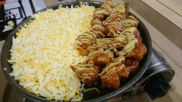 OMAYA春川炒雞(高雄博愛)：高雄OMAYA乳溝起司春川炒雞~滿滿的起司~真是太罪惡了~