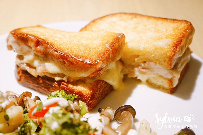 【台北東區】樂福REVEL Eatery & Juice Bar，城市巷弄裡的清新小綠地餐廳～