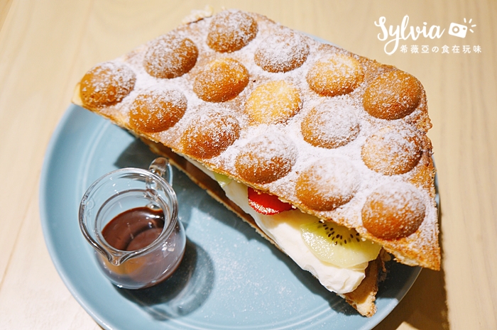 【台北東區】樂福REVEL Eatery & Juice Bar，城市巷弄裡的清新小綠地餐廳～