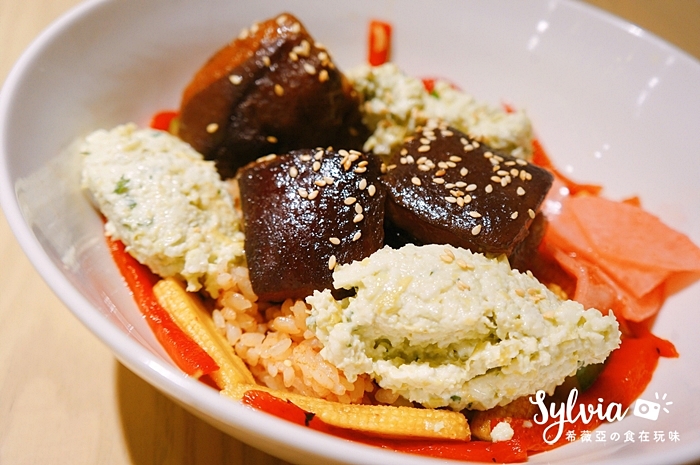 【台北東區】樂福REVEL Eatery & Juice Bar，城市巷弄裡的清新小綠地餐廳～