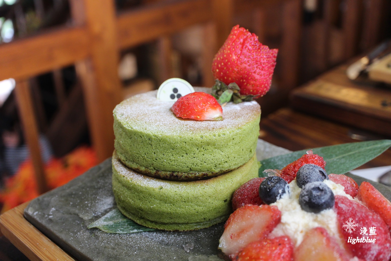 台中美食：淺藍 × 三星丸～草莓季限定必吃草莓御判燒、山城花魁、山城盛宴，滿滿的抹茶加草莓大平台!