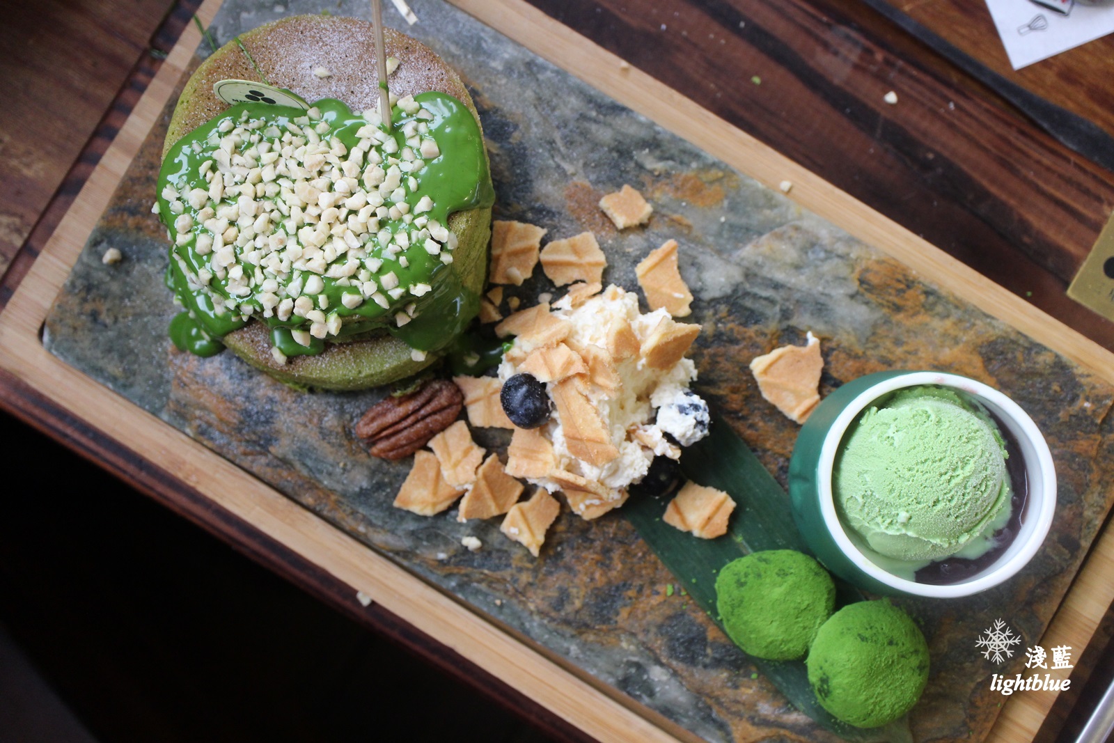 台中美食：淺藍 × 三星丸～草莓季限定必吃草莓御判燒、山城花魁、山城盛宴，滿滿的抹茶加草莓大平台!