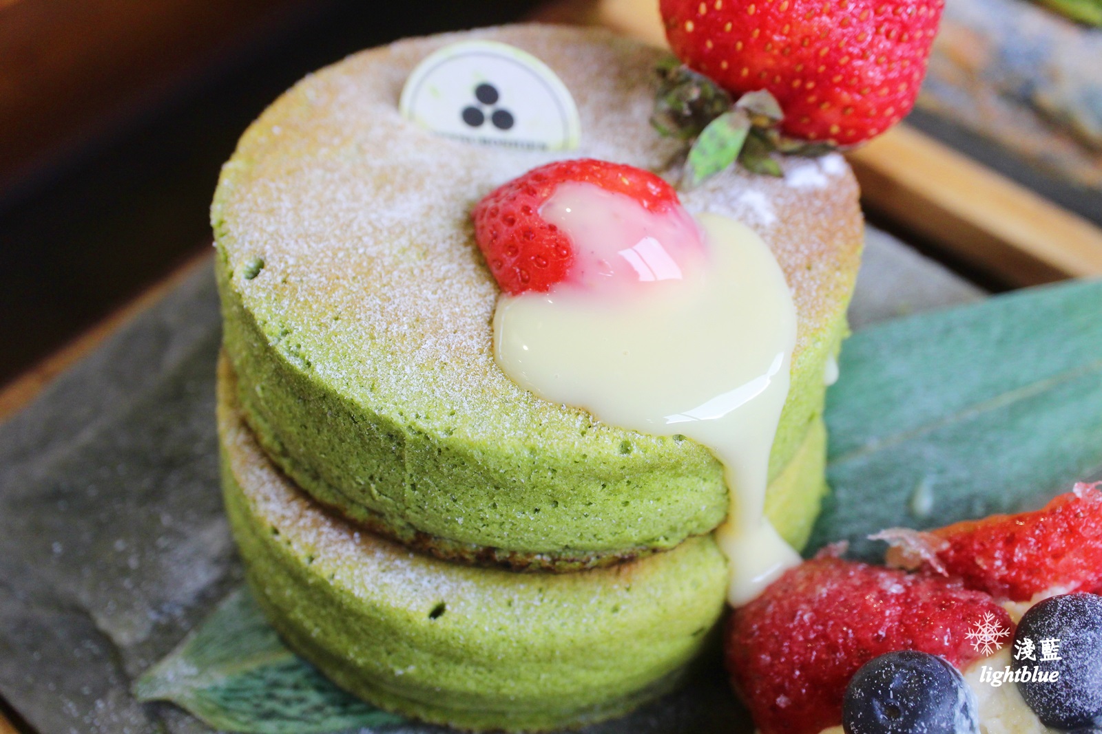 台中美食：淺藍 × 三星丸～草莓季限定必吃草莓御判燒、山城花魁、山城盛宴，滿滿的抹茶加草莓大平台!