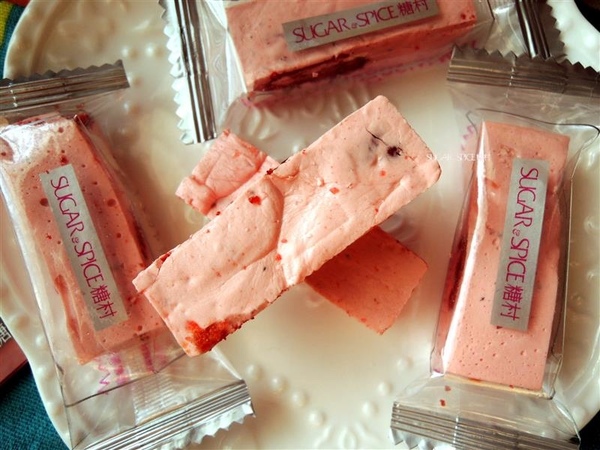 糖村蛋糕(台北敦南):糖村 法式牛軋糖 花舞春饗綜合禮盒 奶香濃郁杏仁果大顆+草莓牛軋糖粉嫩好看又好吃 過年禮盒首選~ 糖村蛋糕(台北敦南):糖村 法式牛軋糖 花舞春饗綜合禮盒 奶香濃郁杏仁果大顆+草莓牛軋糖粉嫩好看又好吃 過年禮盒首選~