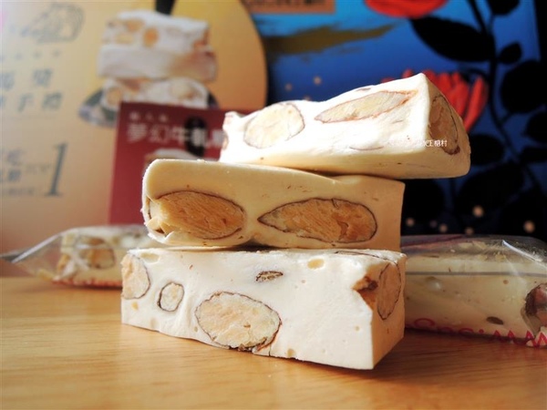 糖村蛋糕(台北敦南):糖村 法式牛軋糖 花舞春饗綜合禮盒 奶香濃郁杏仁果大顆+草莓牛軋糖粉嫩好看又好吃 過年禮盒首選~ 糖村蛋糕(台北敦南):糖村 法式牛軋糖 花舞春饗綜合禮盒 奶香濃郁杏仁果大顆+草莓牛軋糖粉嫩好看又好吃 過年禮盒首選~