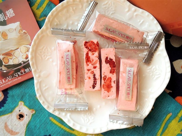 糖村蛋糕(台北敦南):糖村 法式牛軋糖 花舞春饗綜合禮盒 奶香濃郁杏仁果大顆+草莓牛軋糖粉嫩好看又好吃 過年禮盒首選~ 糖村蛋糕(台北敦南):糖村 法式牛軋糖 花舞春饗綜合禮盒 奶香濃郁杏仁果大顆+草莓牛軋糖粉嫩好看又好吃 過年禮盒首選~