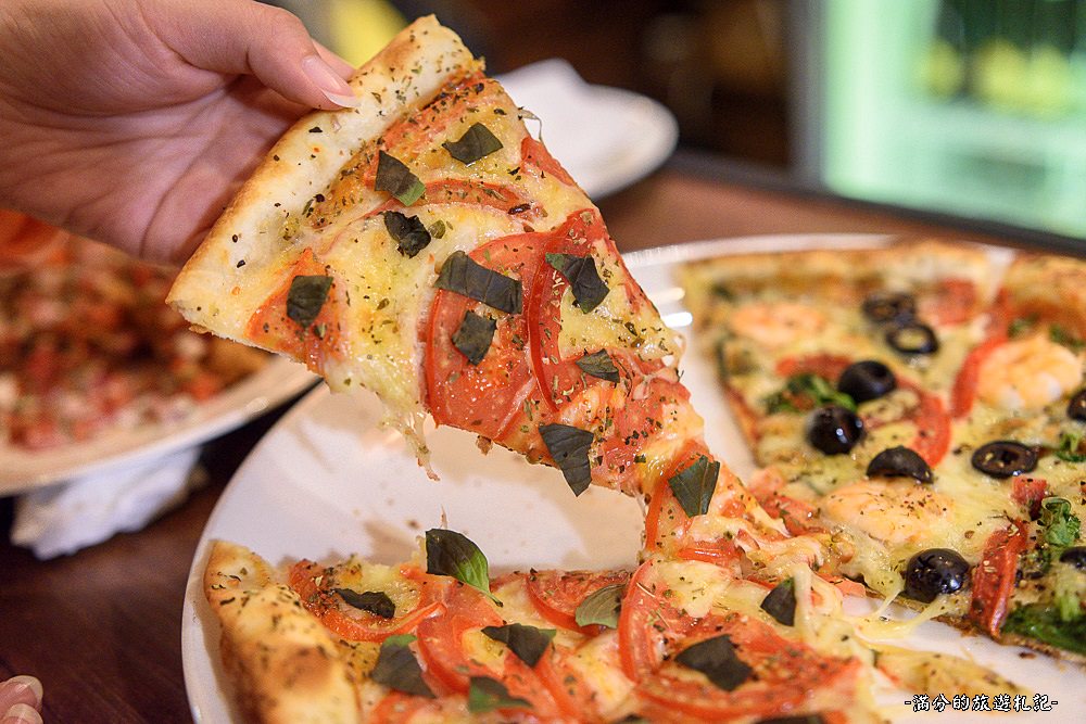 新竹東區美食》DOCK道可小酒館 美味雙拼PIZZA＆精釀啤酒 竹科絕佳享受的飲酒空間 - 滿分的旅遊札記