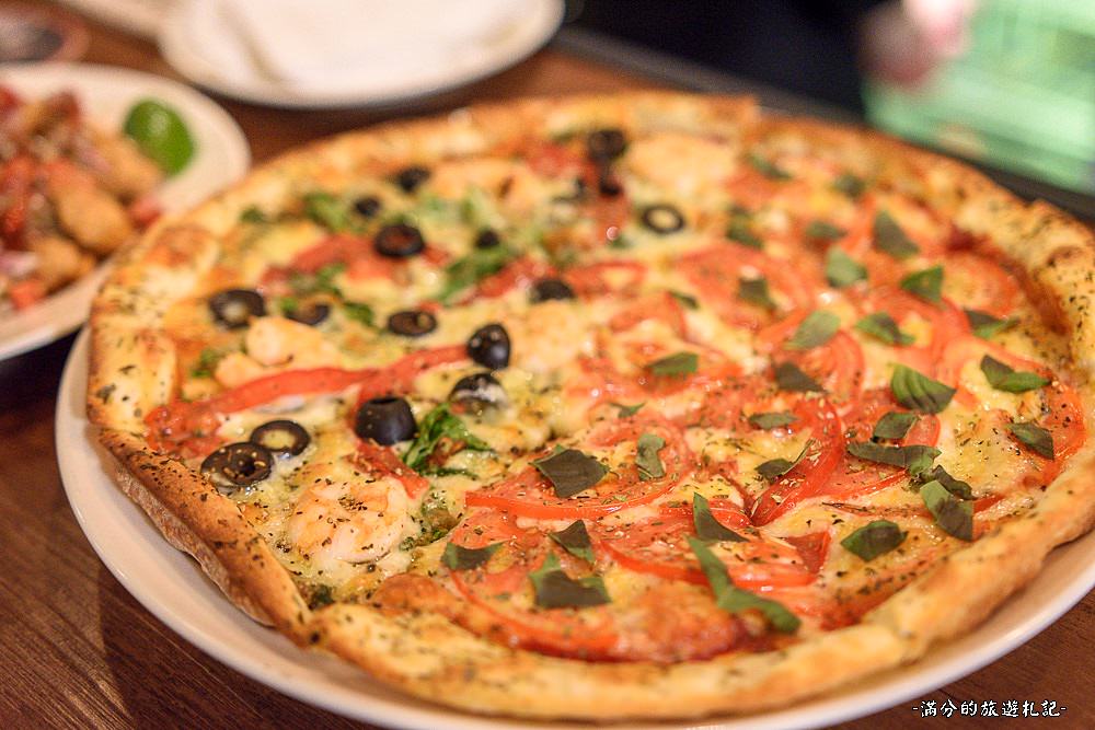 新竹東區美食》DOCK道可小酒館 美味雙拼PIZZA＆精釀啤酒 竹科絕佳享受的飲酒空間 - 滿分的旅遊札記