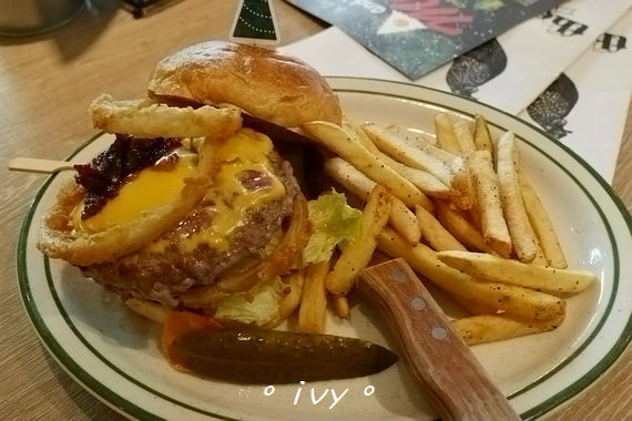 the Diner樂子美式餐廳(新竹日光店)：♥ 新竹食 ♥ 樂子餐廳。大份量的早午餐