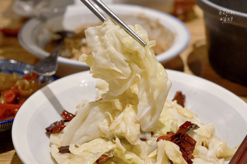 台中西屯｜勁辣涮嘴的川菜料理！經典重現《黑白大廚》麻辣奶油金